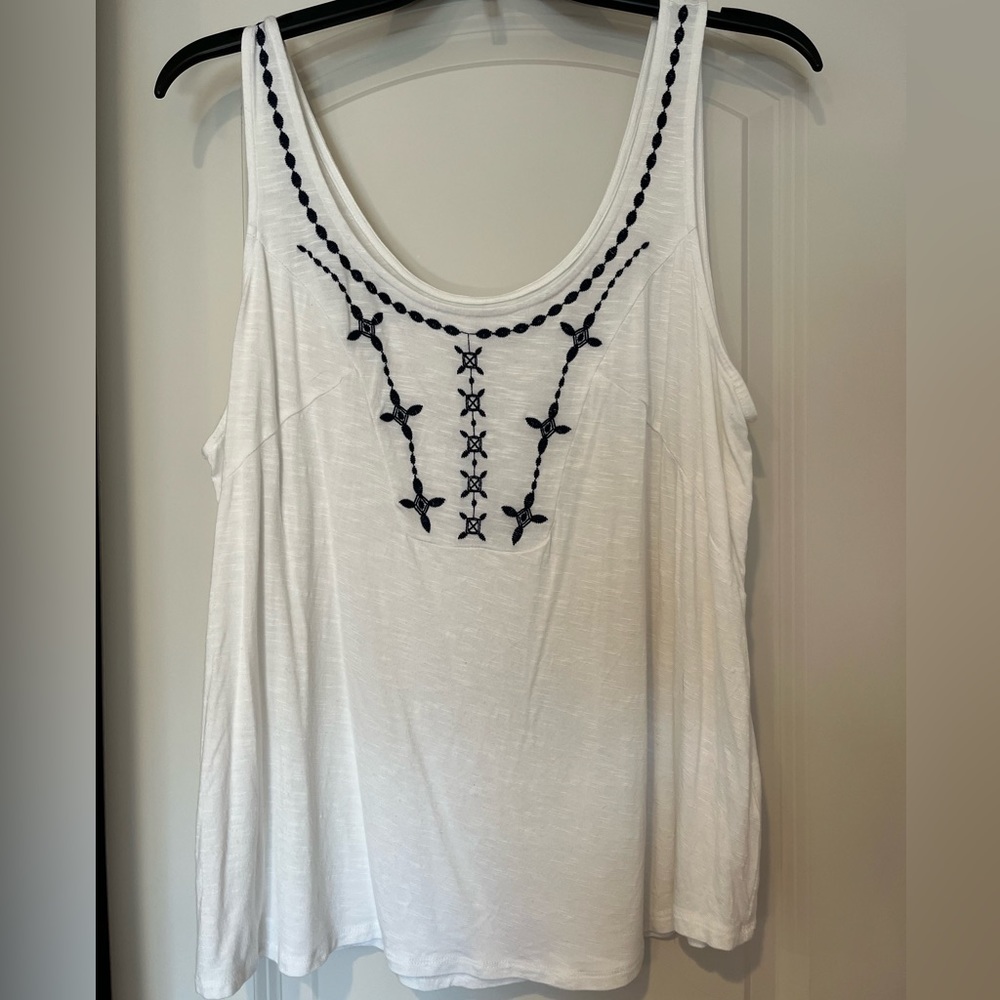 Maurice’s white tank top - size XXL.  Excellent condition!